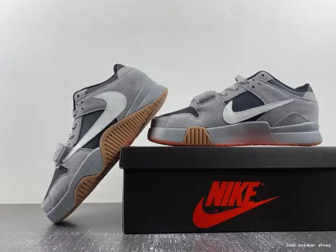 Reps LUCY X CHECK JORDAN FZ8117-001 THE CUT TRAVIS SCOTT 0501